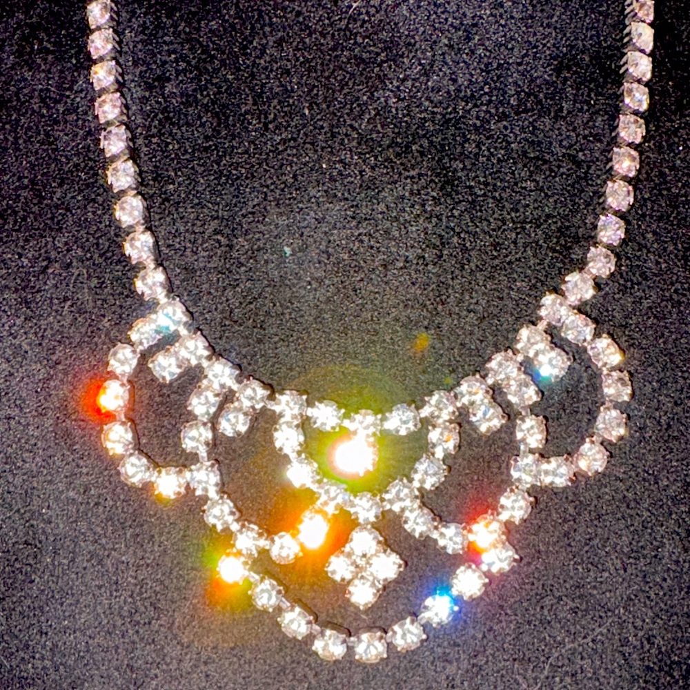 Vintage breathtaking, crystal silver tone necklace